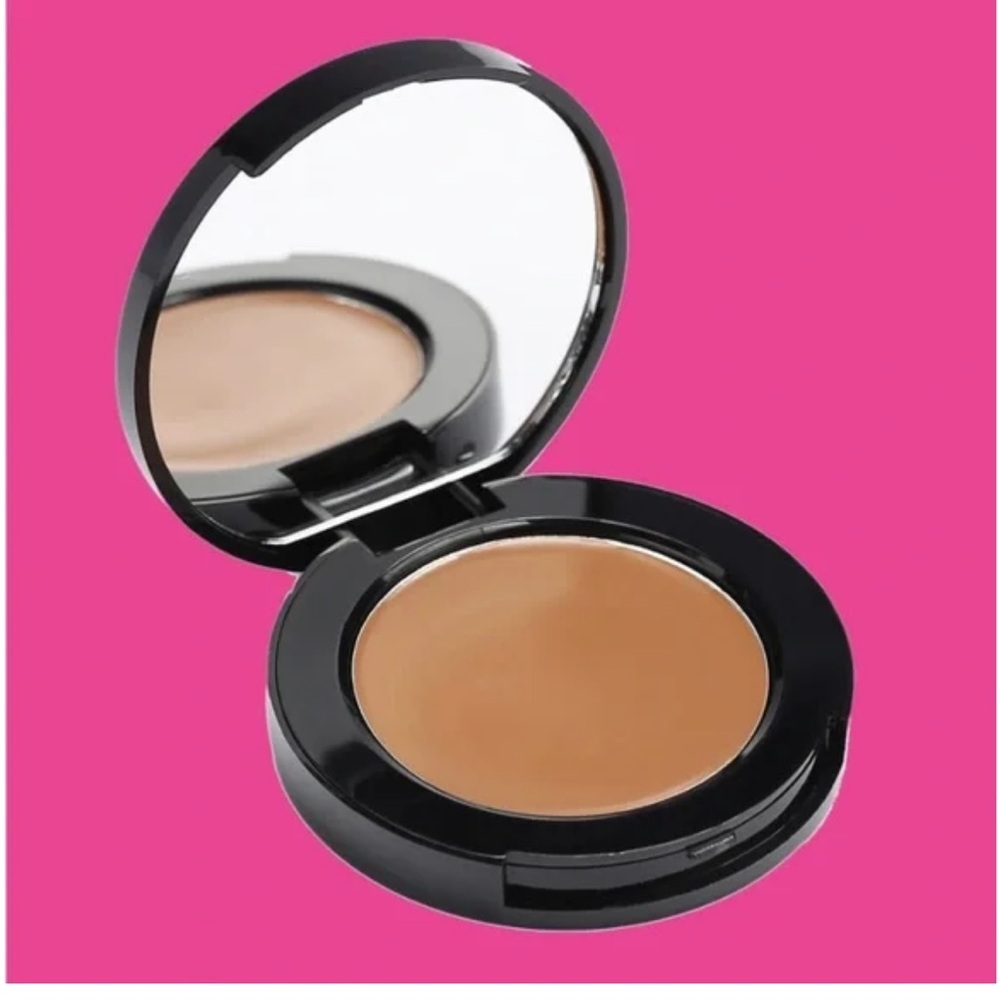 LOWER EAST SIDE Cream Bronzer & Contour Compact in Tan/Brown